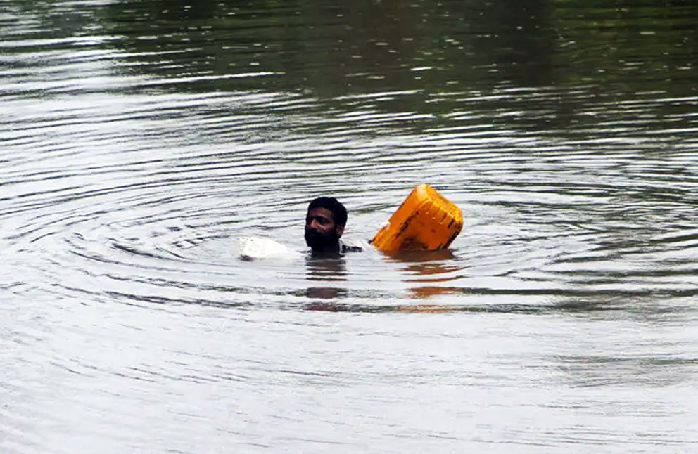Chenab and Sutlej wreak havoc in Jalalpur Pirwala