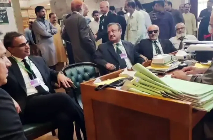 Five judges of Islamabad High Court approach Supreme Court against CJ’s actions
