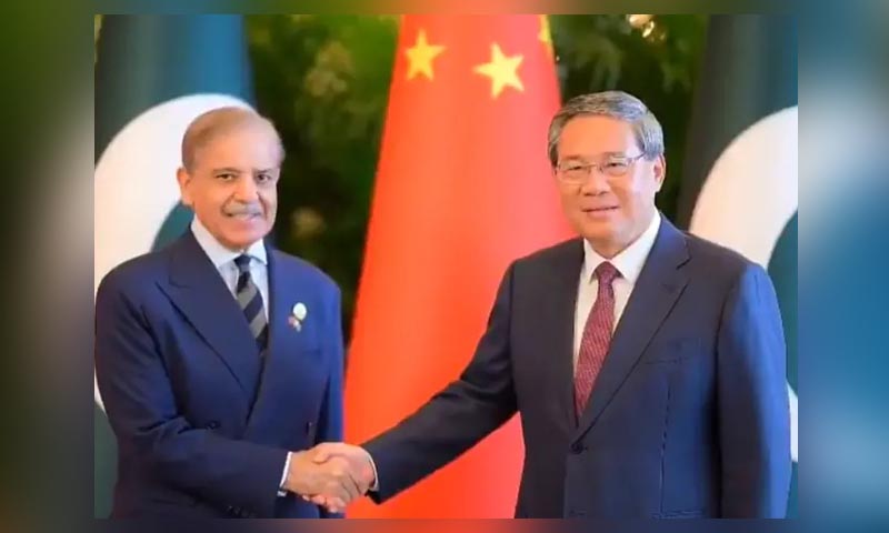 PM meets Chinese counterpart, decides to establish CPEC Phase II and 5 new corridors