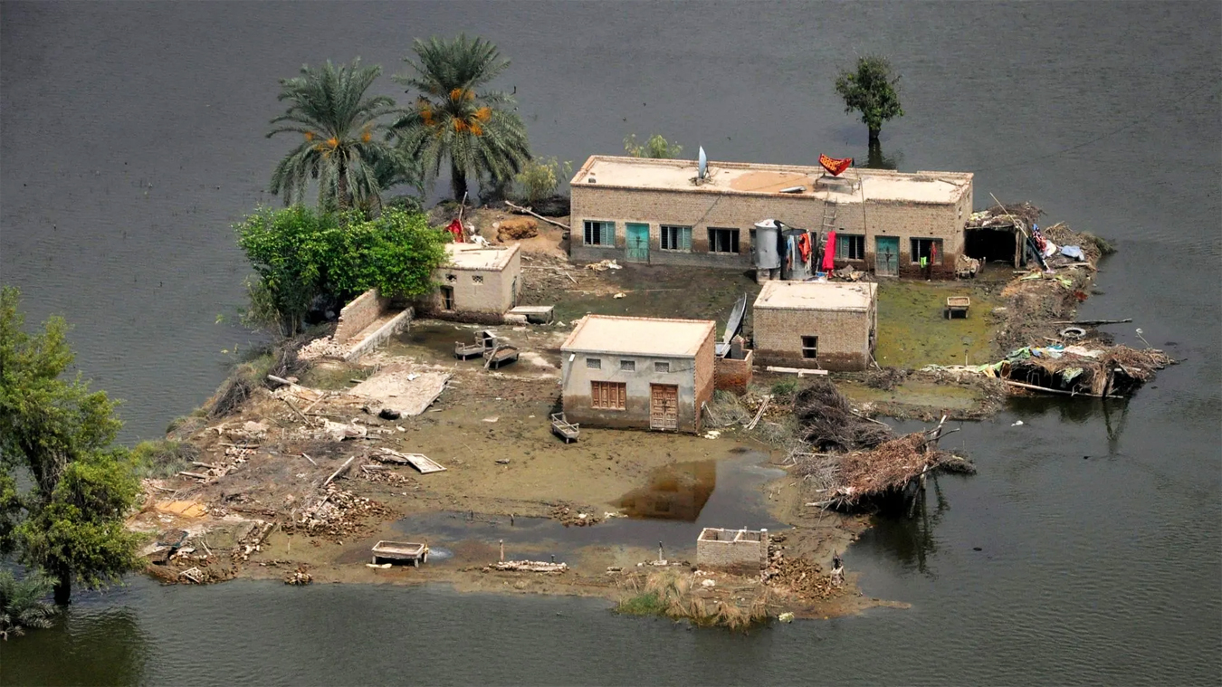 PM calls NDMA Chairman, briefs on flood situation and relief operations