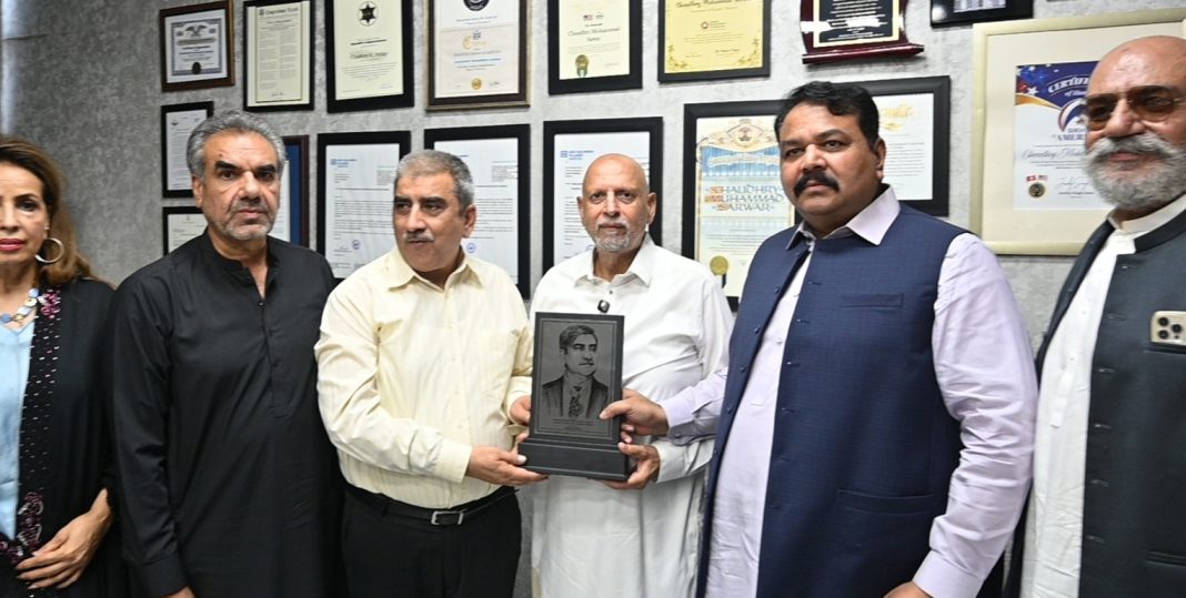 Chaudhry Sarwar Hails Sundas Foundation’s Services, Congratulates Yaseen Khan on Sitara-e-Imtiaz