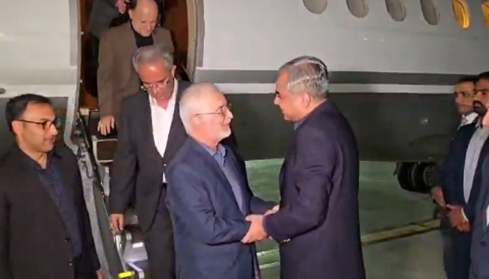 Iranian Interior Minister Arrives in Pakistan, Meets Mohsin Naqvi to Discuss Bilateral Cooperation