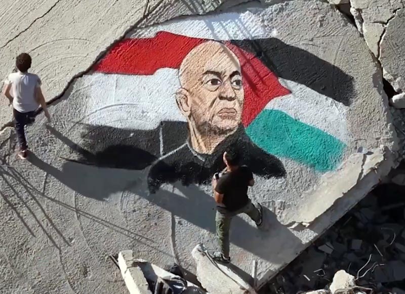 Gaza Artist Pays Tribute to Hossam Hassan With Sand Artwork
